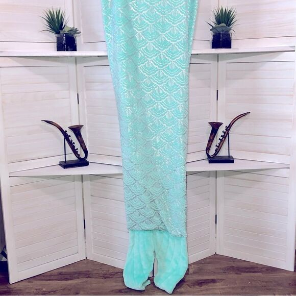 Pillowfort Kids mermaid tail blanket light aqua green and silver sz OS - Picture 5 of 8